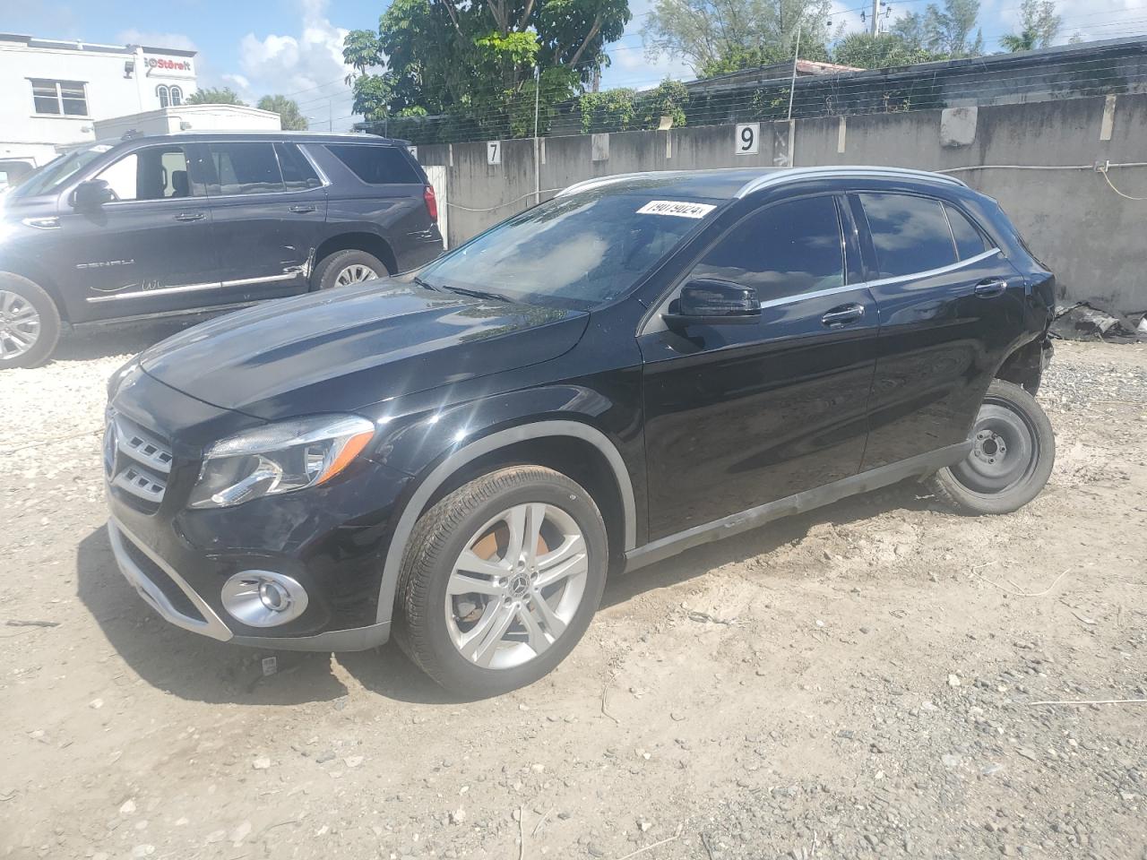  Salvage Mercedes-Benz GLA