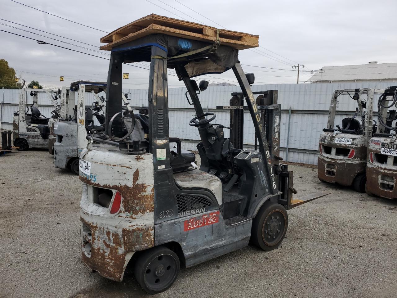 Lot #3020598981 2010 NISSAN FORKLIFT