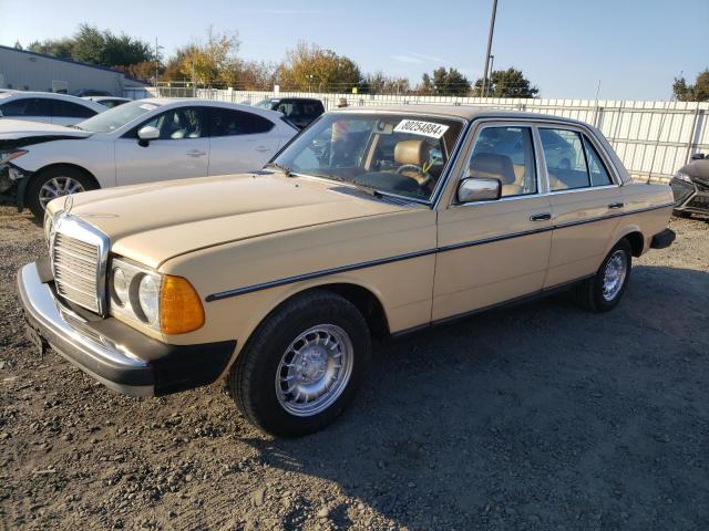 MERCEDES-BENZ 300TD 1980 gold   12313012208528 photo #1