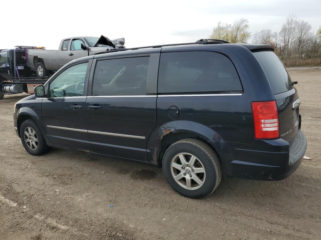 Lot #2974791077 2010 CHRYSLER TOWN & COU