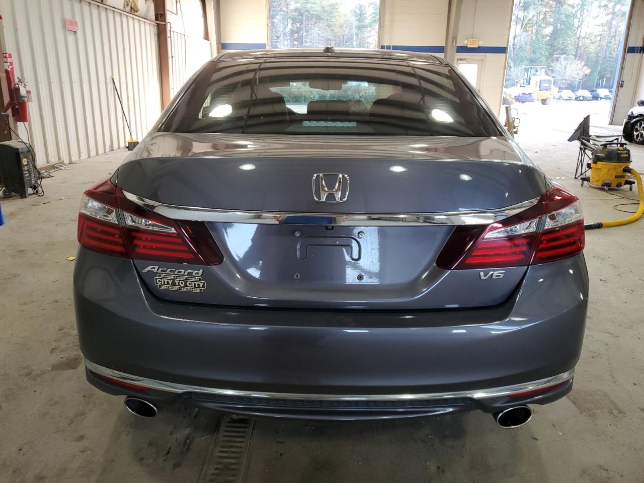 Lot #3028597923 2016 HONDA ACCORD EXL