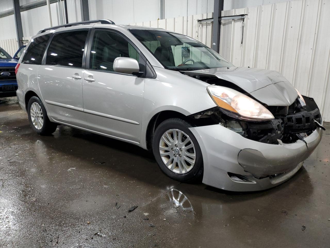 Lot #2989207650 2010 TOYOTA SIENNA XLE