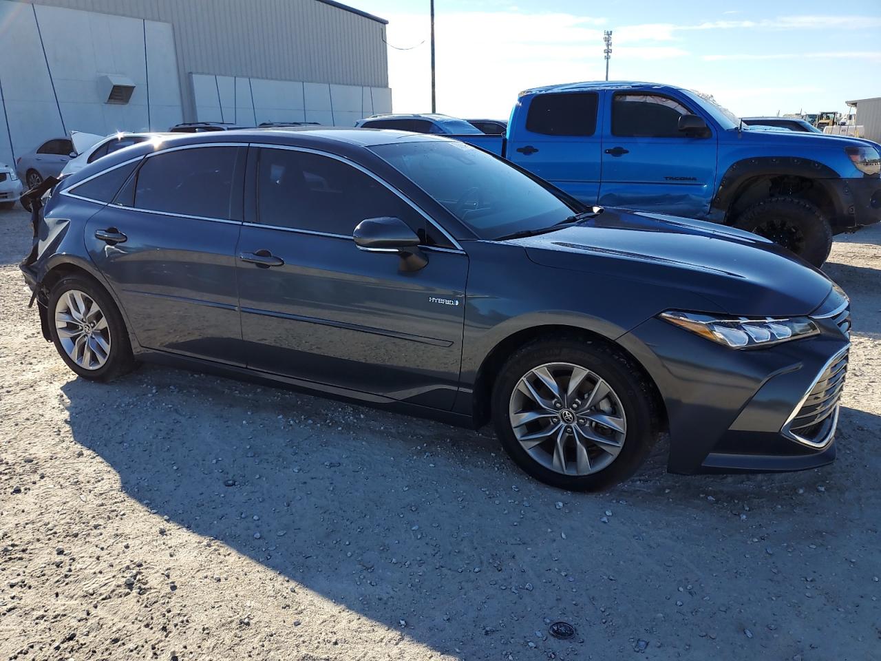 Lot #2996447384 2020 TOYOTA AVALON XLE