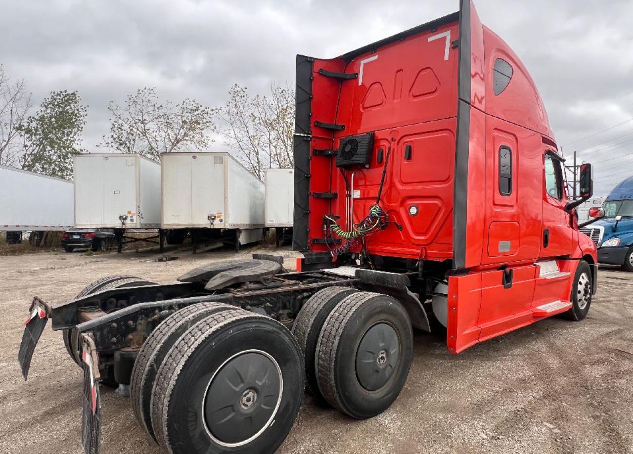 Lot #2957080453 2021 FREIGHTLINER CASCADIA 1