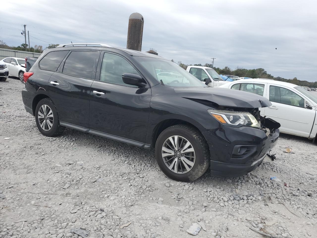 Lot #3021111216 2017 NISSAN PATHFINDER