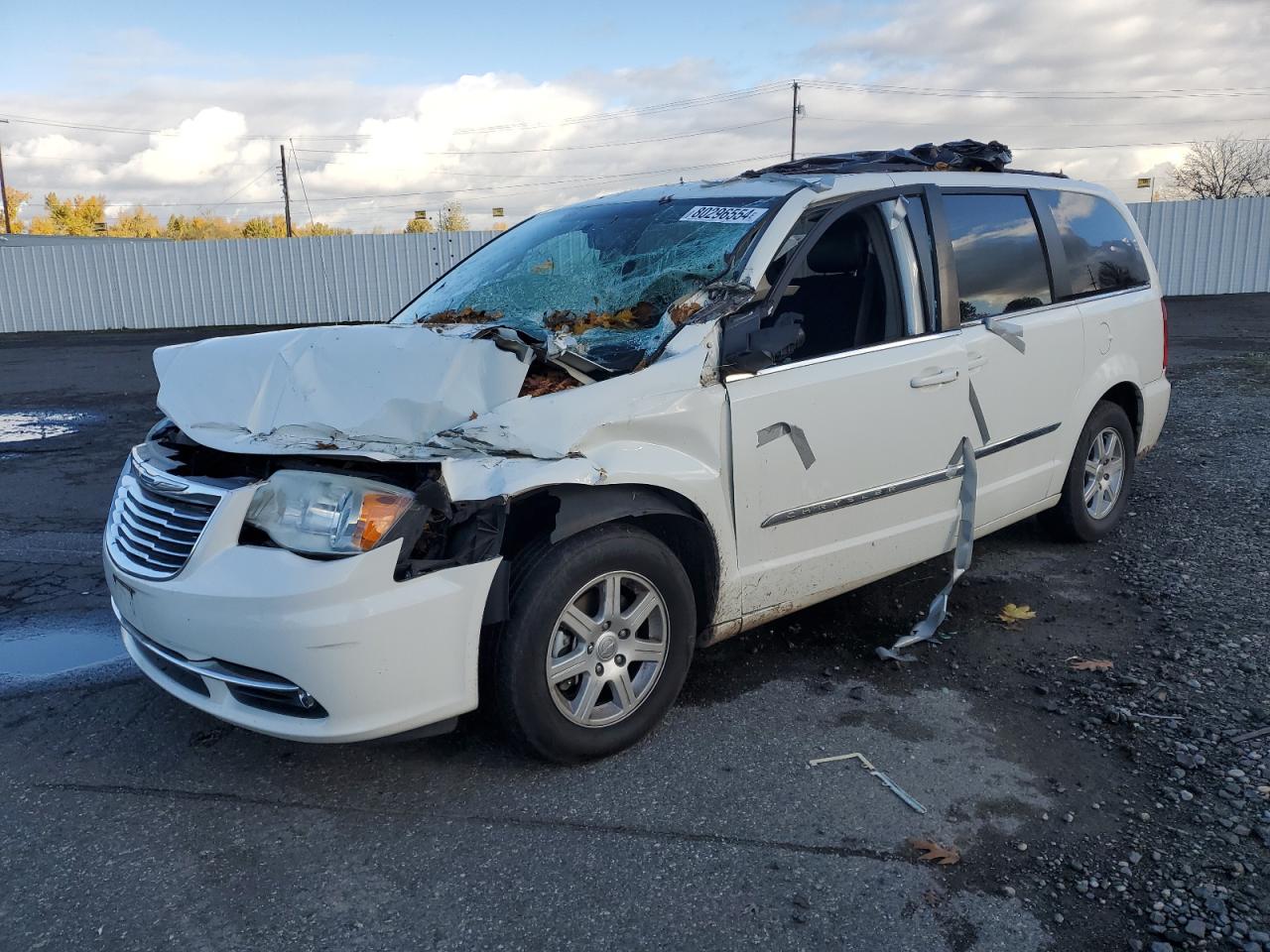  Salvage Chrysler Minivan