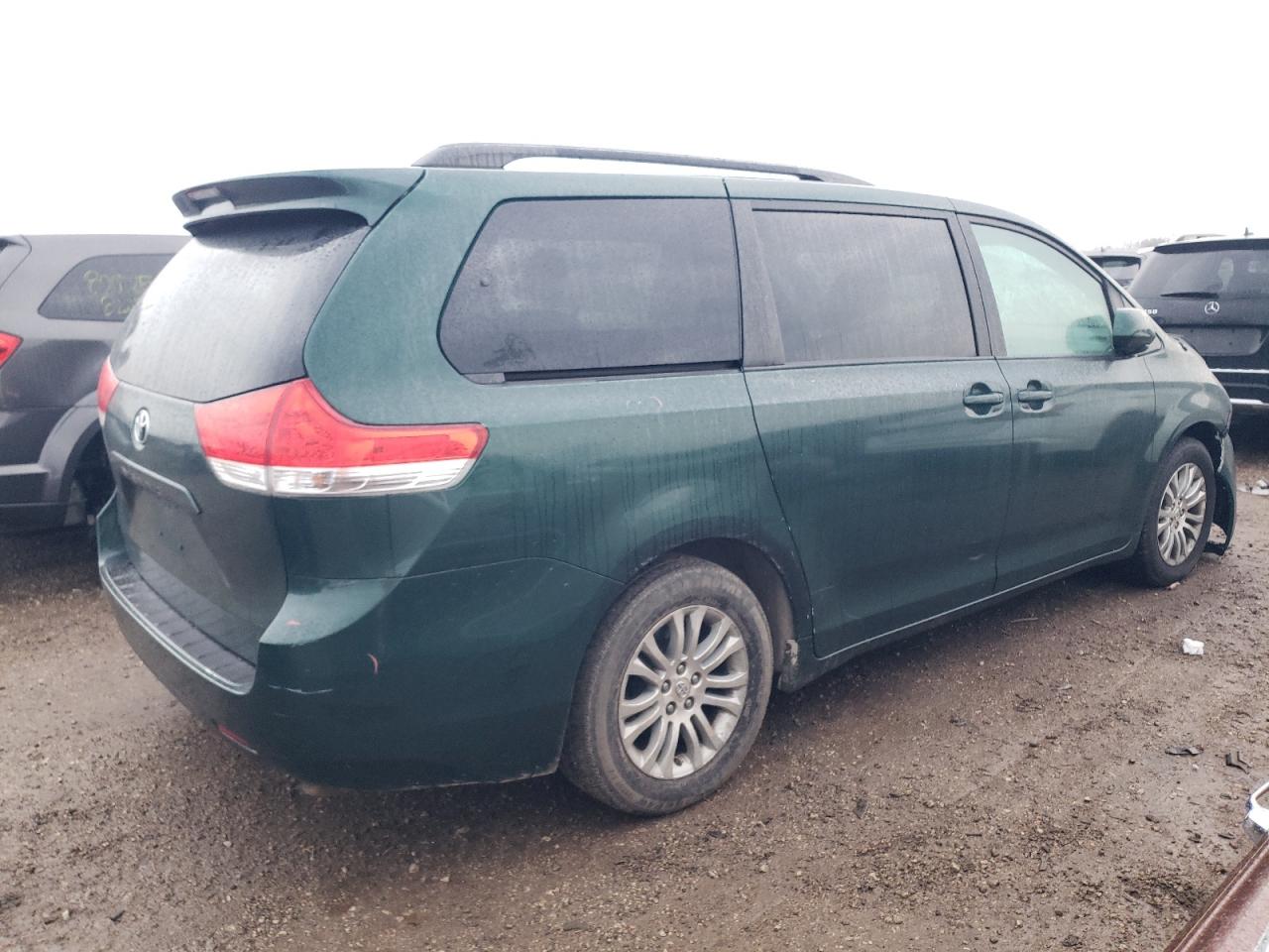 Lot #3009114356 2011 TOYOTA SIENNA XLE