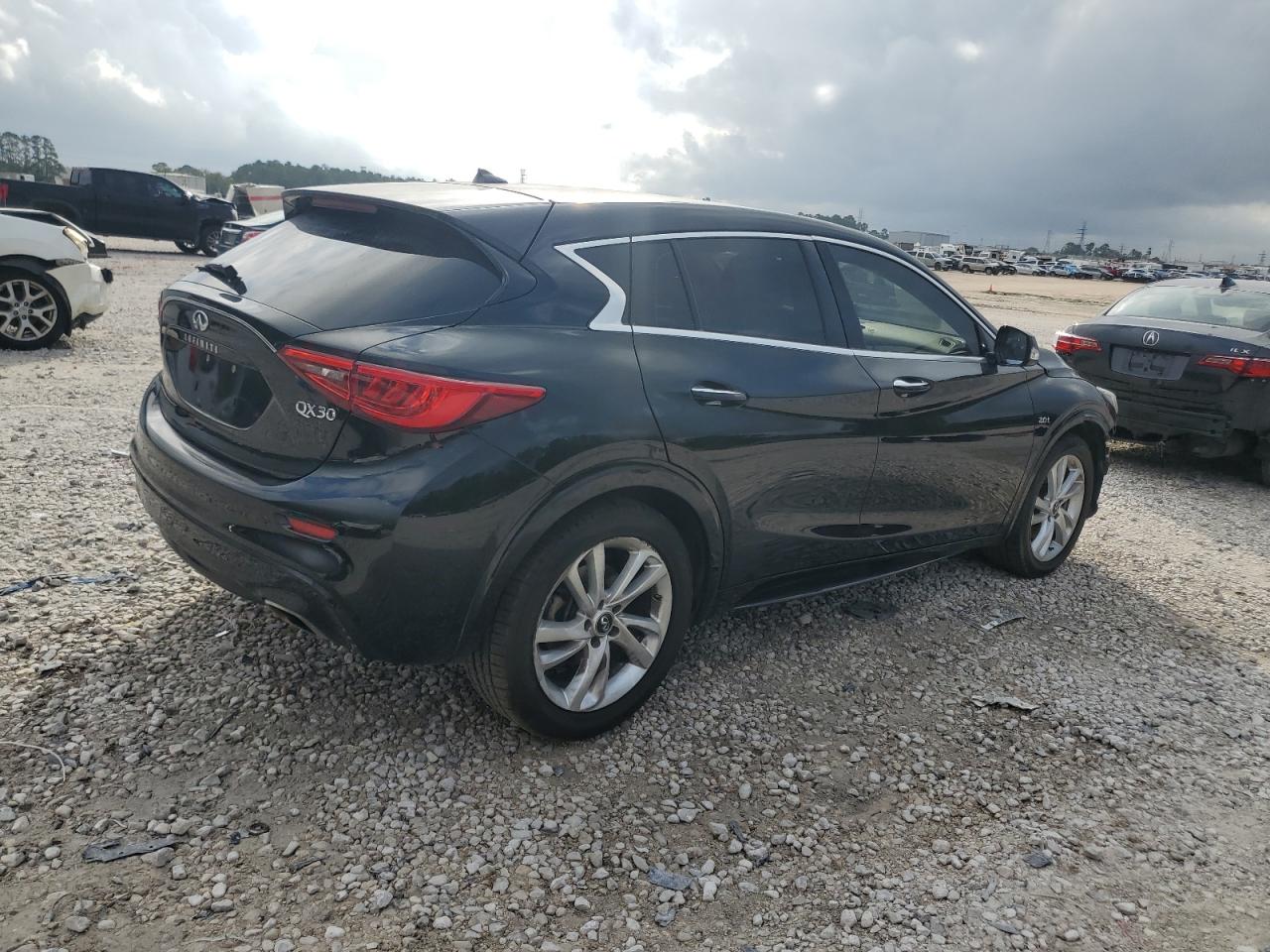 Lot #3020991372 2017 INFINITI QX30 BASE