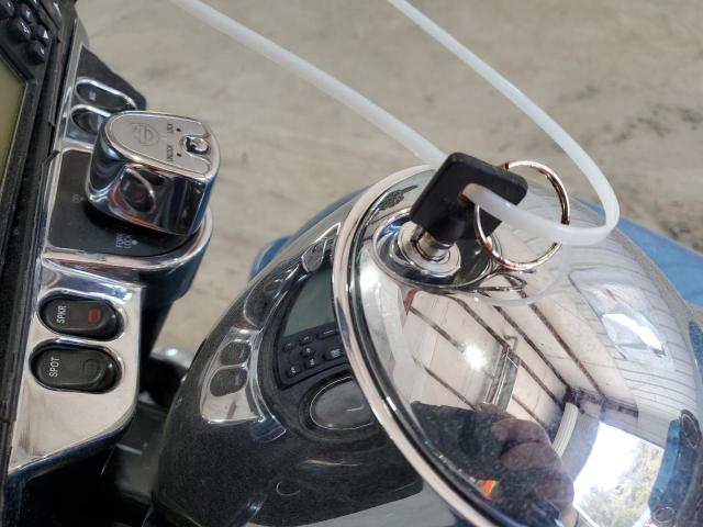 2011 HARLEY-DAVIDSON FLHTCUTG 1HD1MAM13BB853158