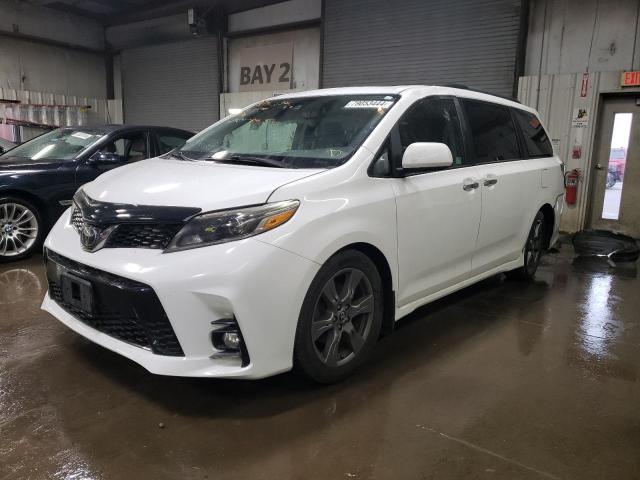 2018 TOYOTA SIENNA SE - 5TDXZ3DC6JS911779
