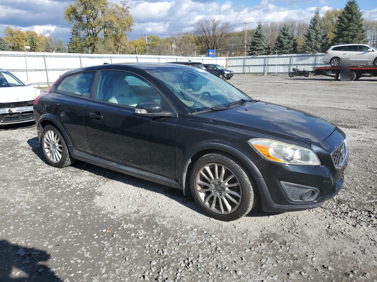 Lot #2978992649 2011 VOLVO C30 T5