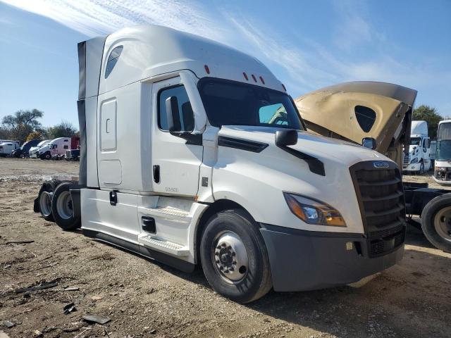 Global Auto Auctions: 2024 FREIGHTLINER CASCADIA 1