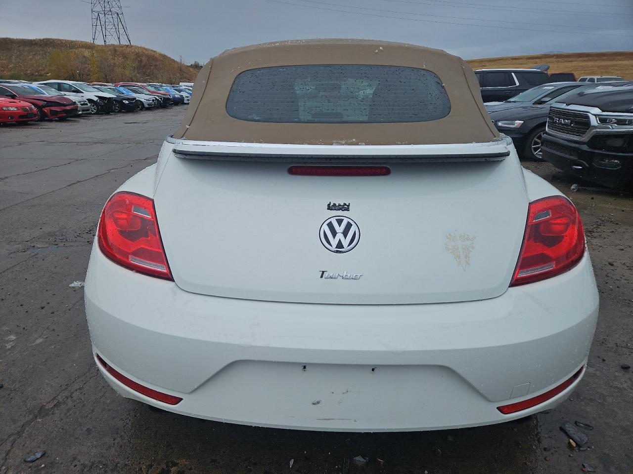 Lot #2994432094 2013 VOLKSWAGEN BEETLE TUR