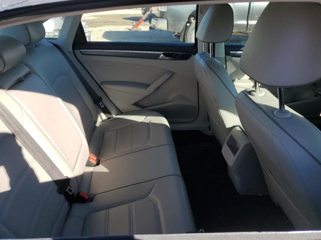 2017 VOLKSWAGEN PASSAT R-L - 1VWDT7A34HC043015