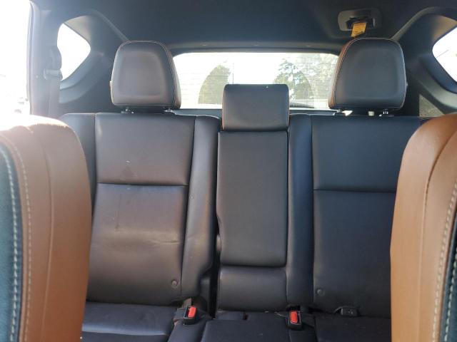 2016 TOYOTA RAV4 SE - JTMNFREV2GJ066812