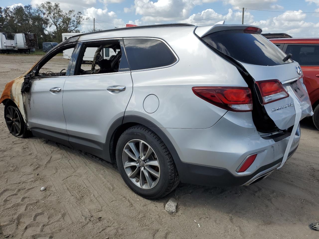 Lot #2994307102 2017 HYUNDAI SANTA FE S