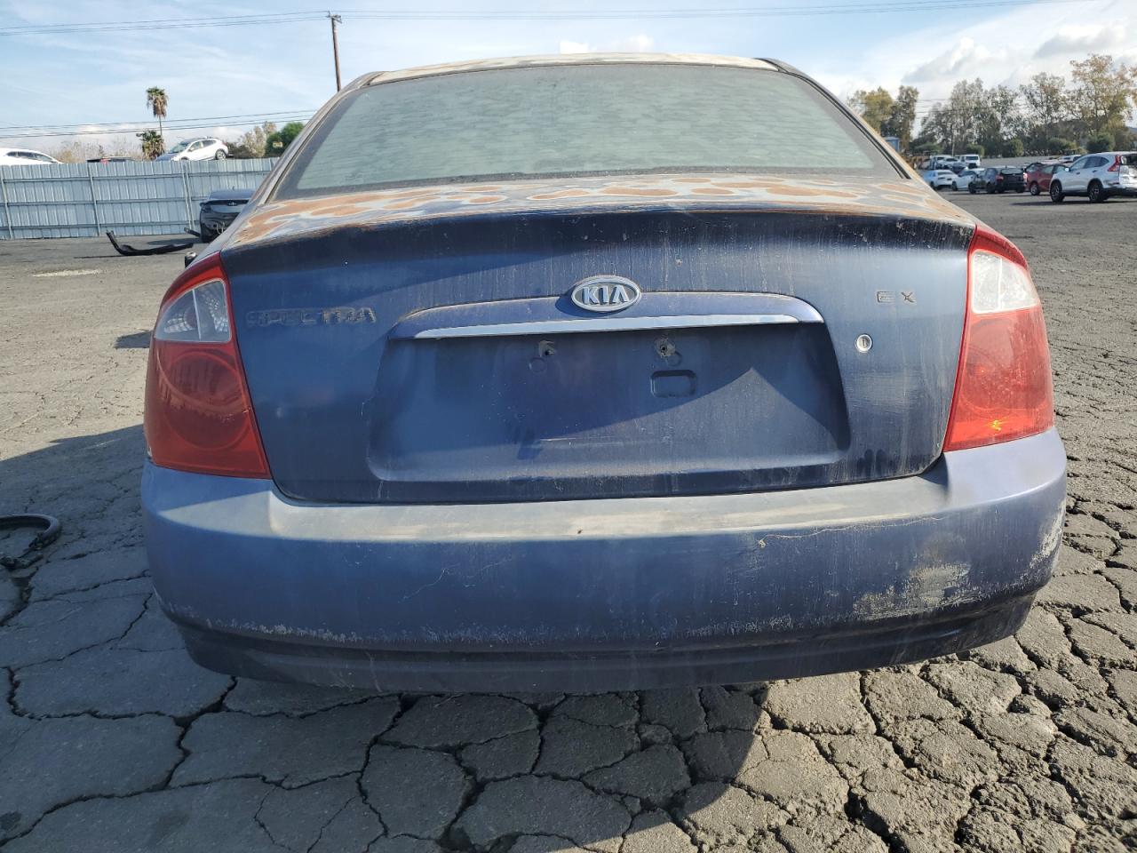 Lot #3055081985 2004 KIA SPECTRA LX