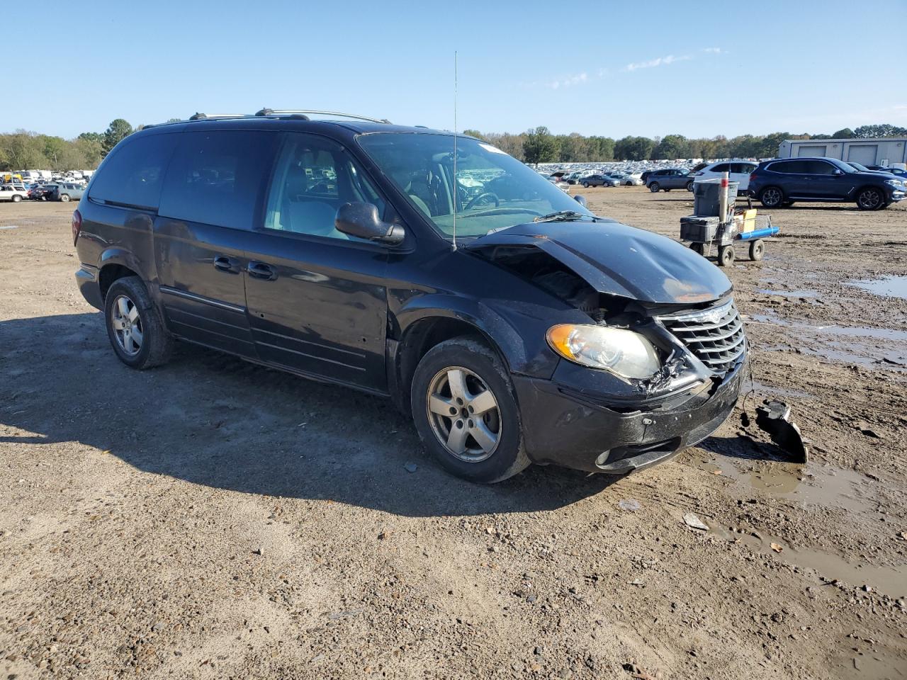 Lot #3009094271 2005 CHRYSLER TOWN & COU