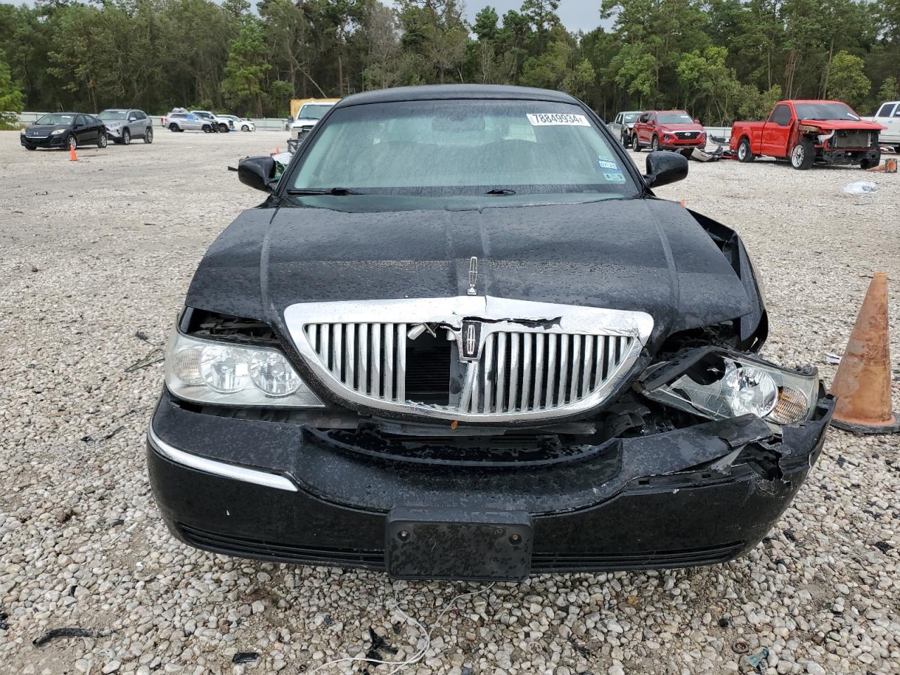 Lot #2955422719 2009 LINCOLN TOWN CAR S