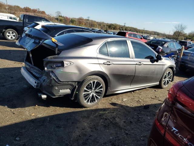 VIN 4T1B11HK5JU104667 2018 Toyota Camry, L no.3