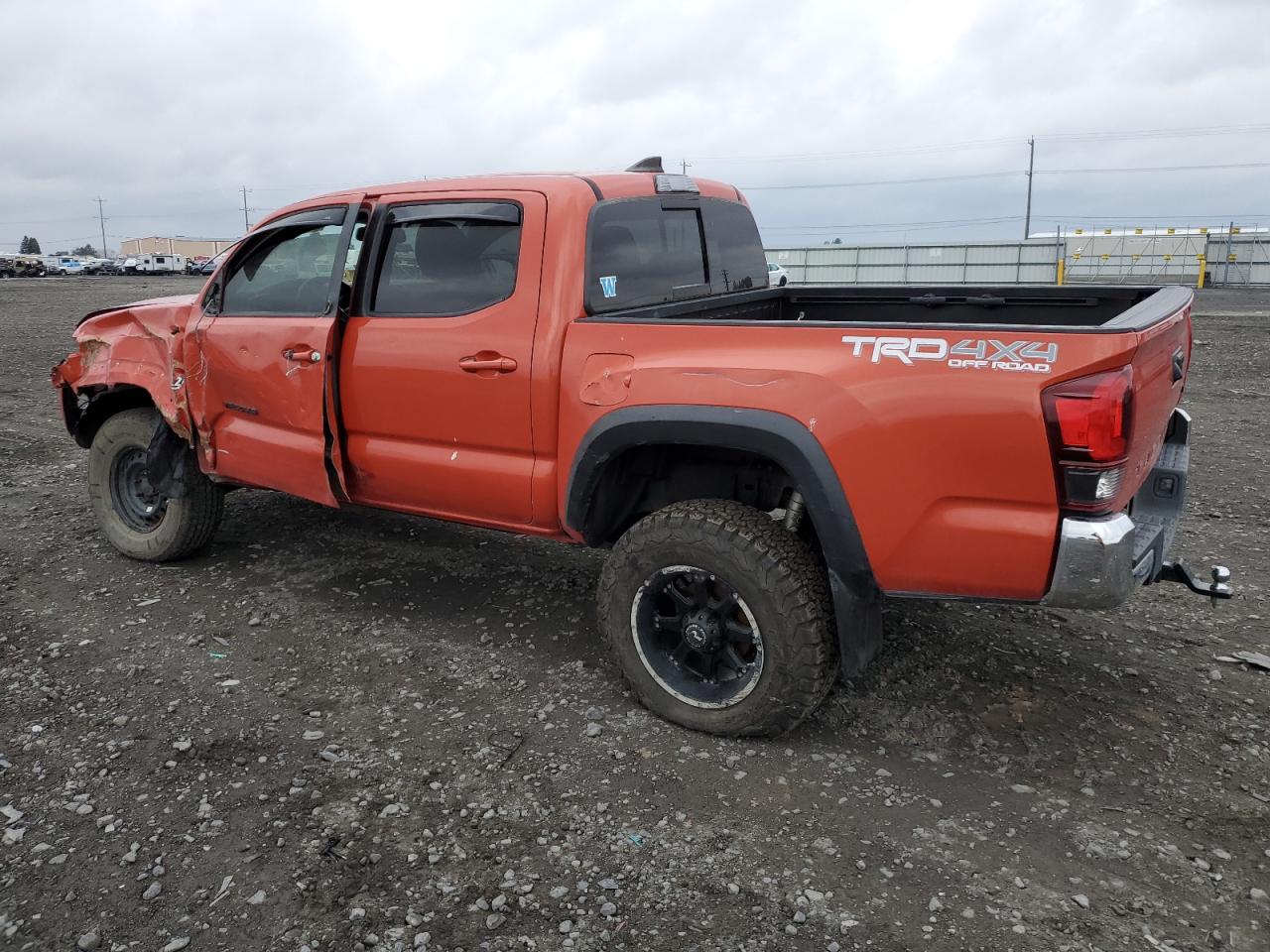 Lot #3025802305 2018 TOYOTA TACOMA DOU