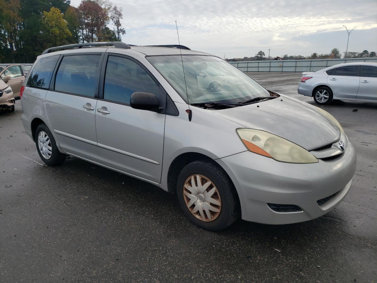 Lot #2972343519 2006 TOYOTA SIENNA CE