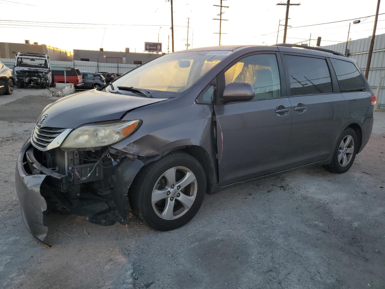 Lot #2989473613 2014 TOYOTA SIENNA LE