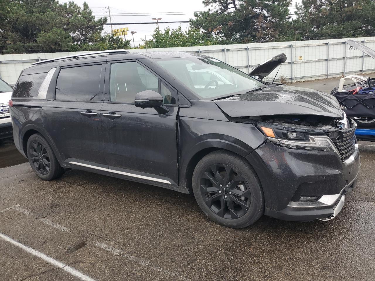 Lot #3042095181 2023 KIA CARNIVAL S