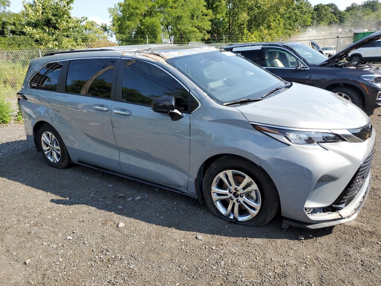 Lot #2974711060 2023 TOYOTA SIENNA XSE