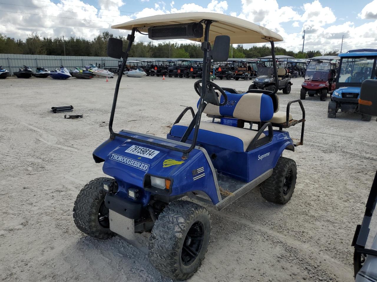 Lot #2996924111 2000 EZGO GOLF CART