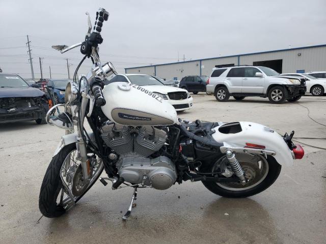 HARLEY-DAVIDSON XL883 C 2009 white  gas 1HD4CP2119K458993 photo #4