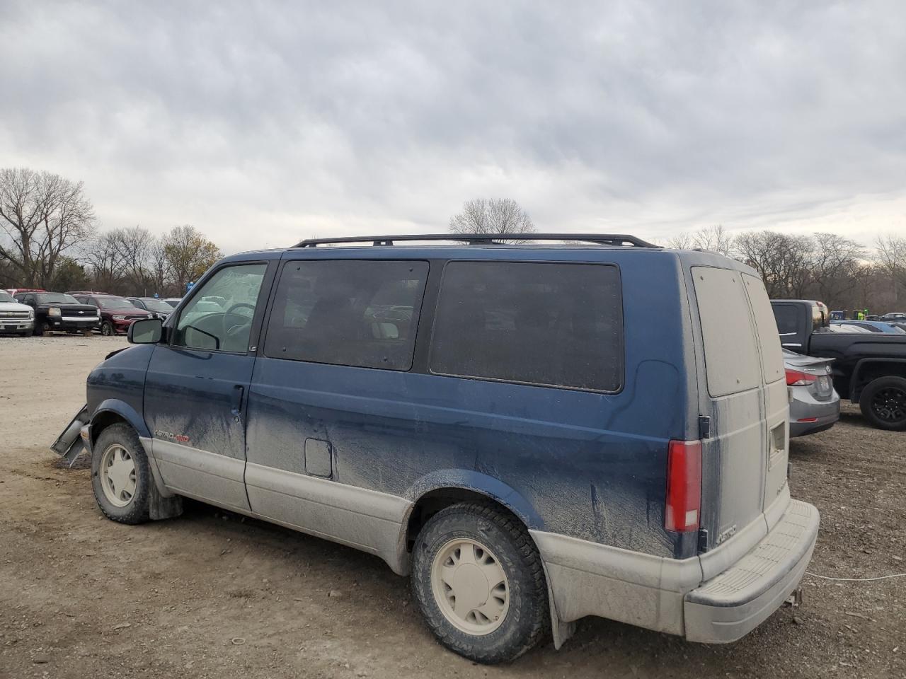 Lot #3006434113 2000 CHEVROLET ASTRO