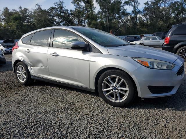 VIN 1FADP3K20FL325273 2015 Ford Focus, SE no.4