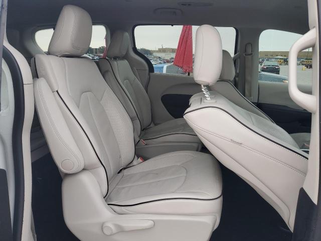2018 CHRYSLER PACIFICA H - 2C4RC1N77JR105409