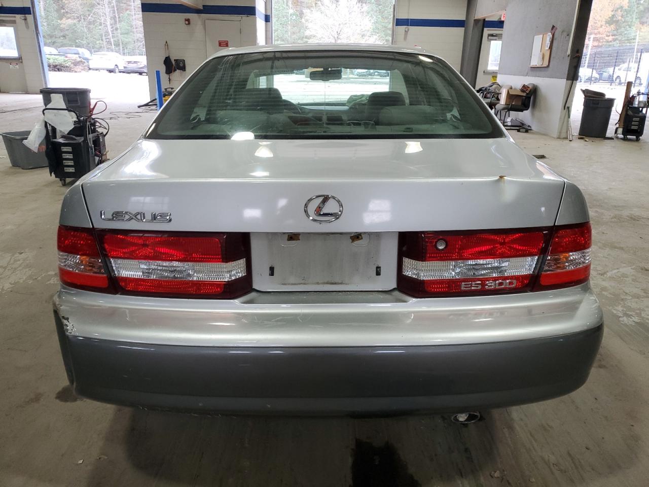 Lot #2989025531 2001 LEXUS ES 300