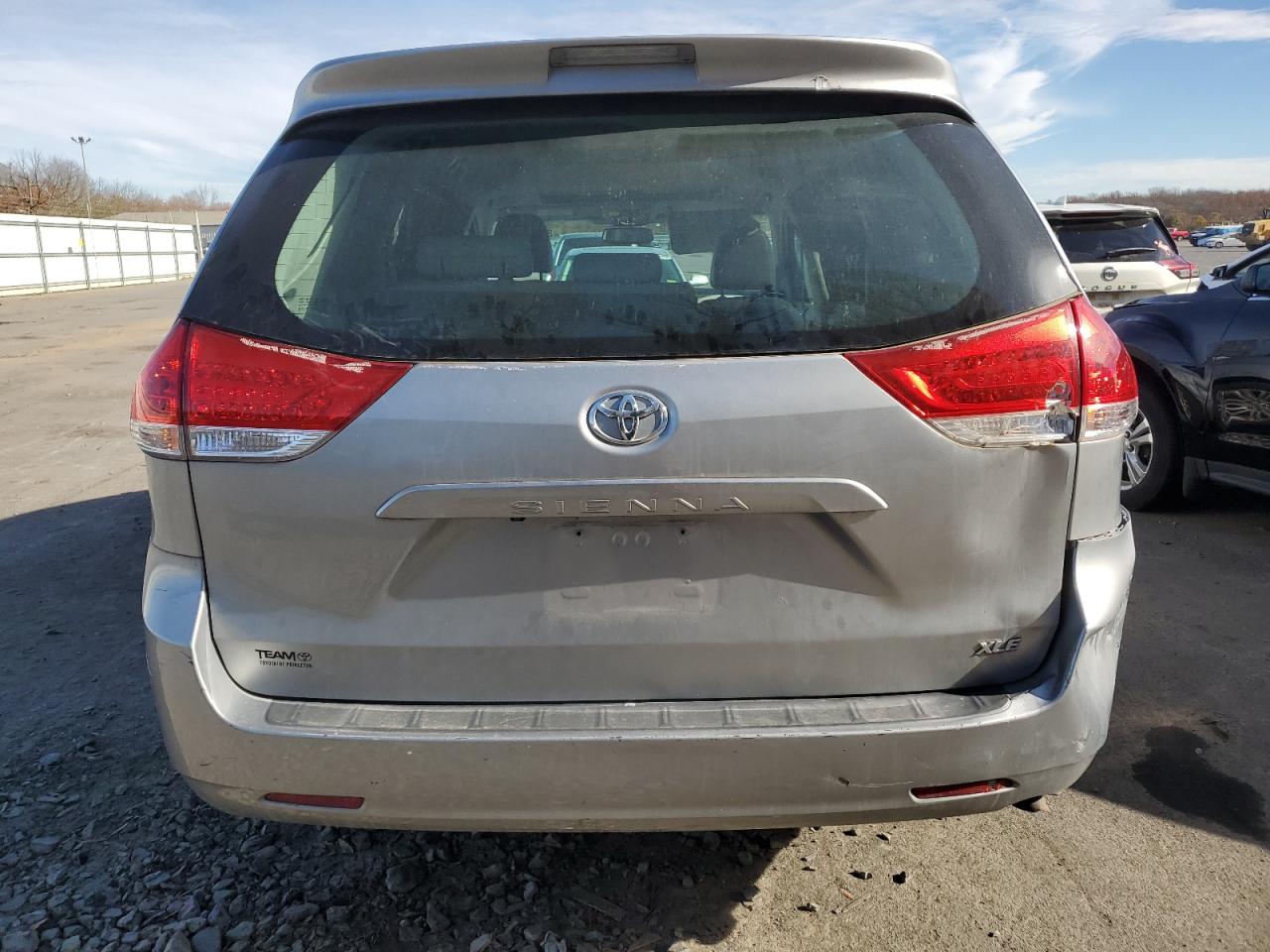 Lot #2991002226 2014 TOYOTA SIENNA XLE