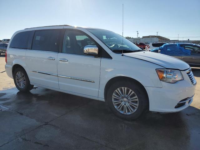 2016 CHRYSLER TOWN & COU - 2C4RC1CG5GR302963