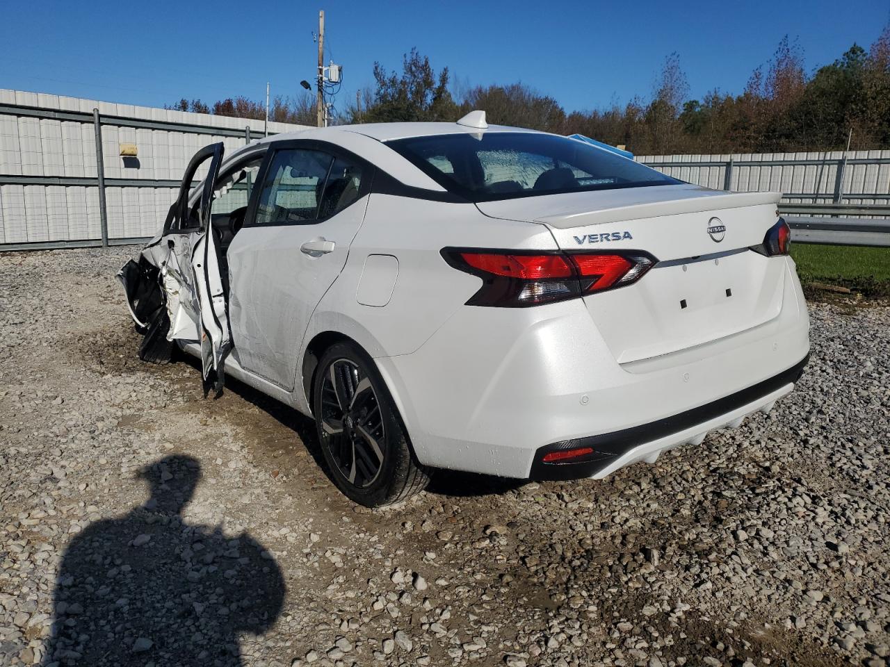 Lot #2994088344 2024 NISSAN VERSA SR