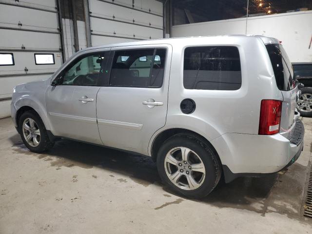 VIN 5FNYF4H72FB061404 2015 HONDA PILOT no.2