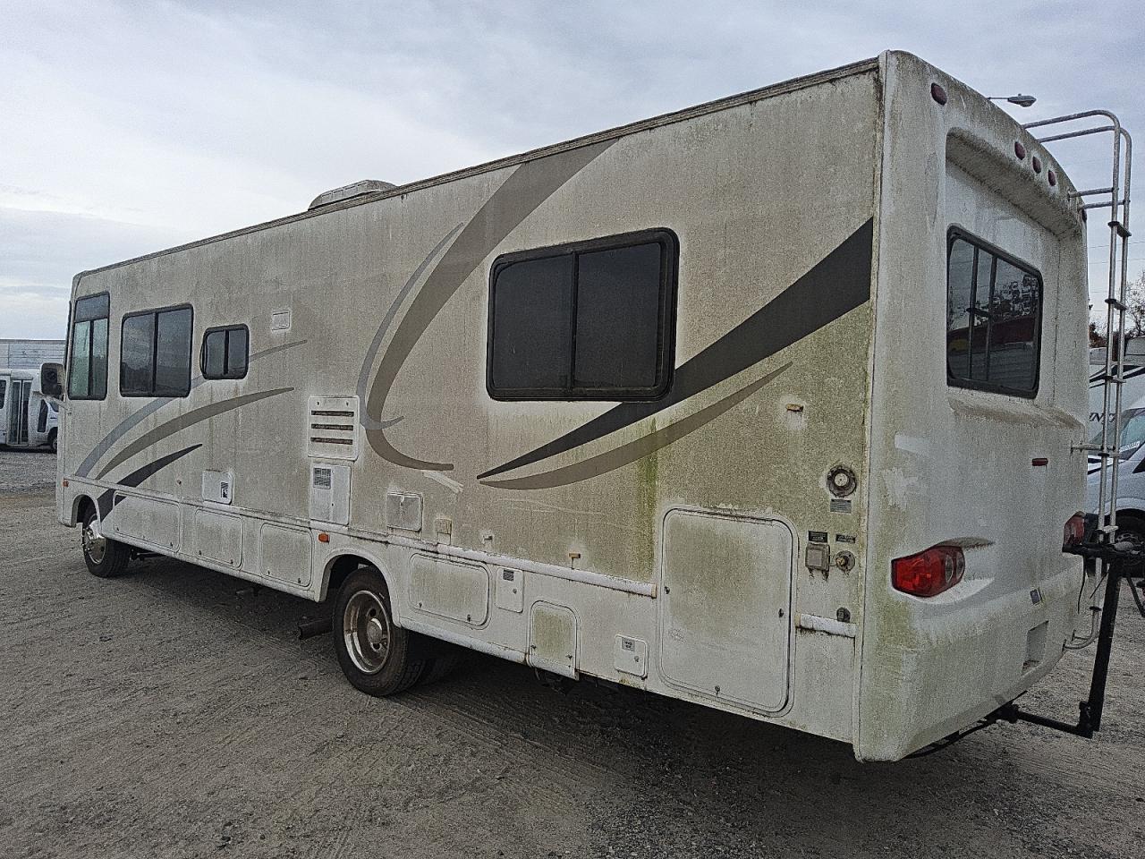 Lot #3030456465 2005 FORD MOTORHOME