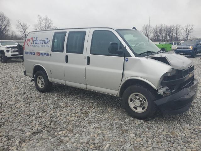 VIN 1GCWGAFP3M1157425 2020 CHEVROLET EXPRESS no.4