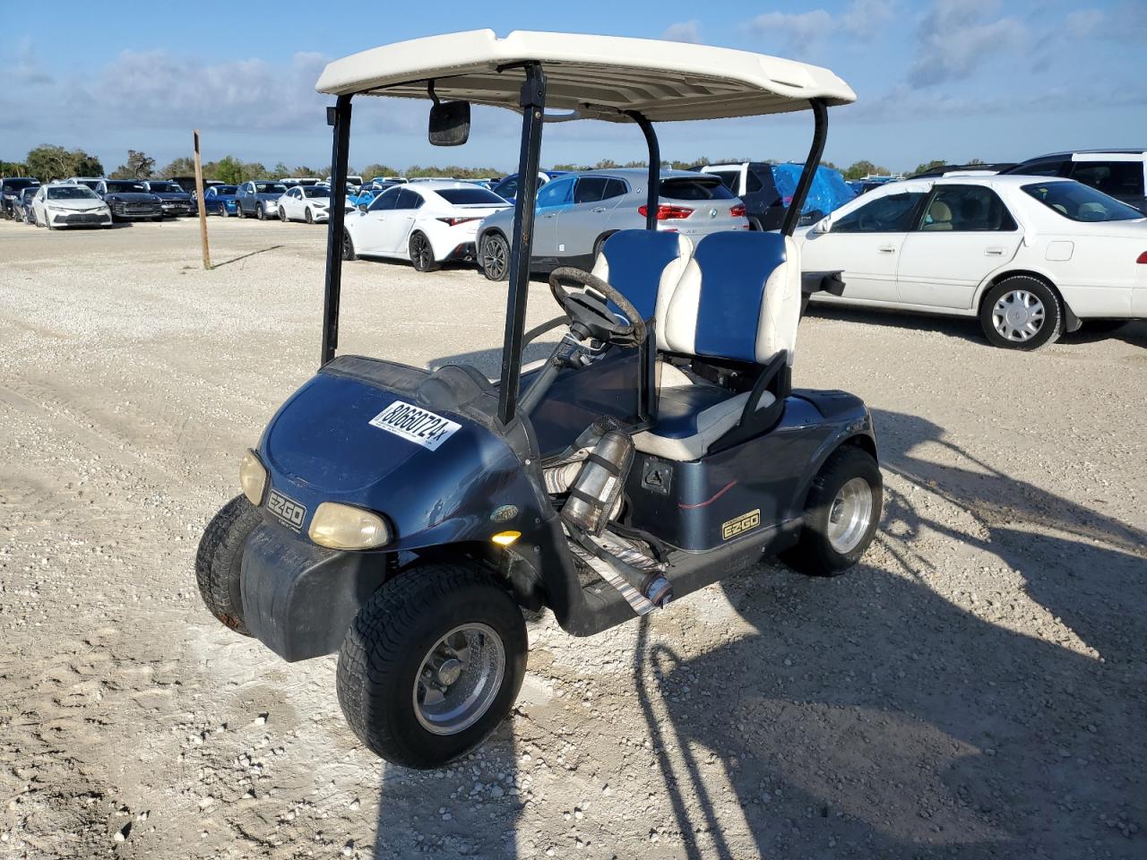 Lot #2996298818 2010 EZGO GOLF CART