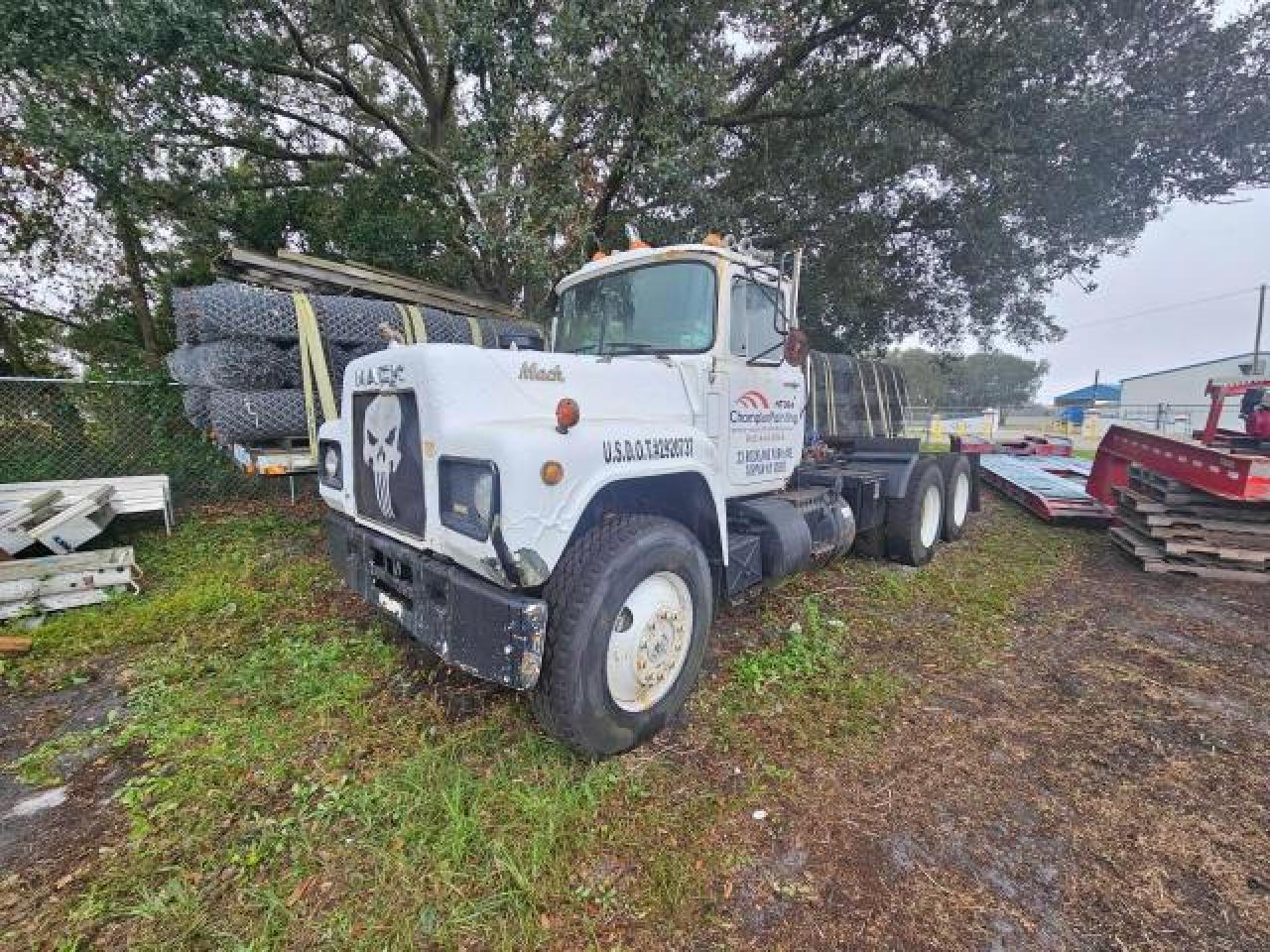 Lot #2976834803 1978 MACK R686