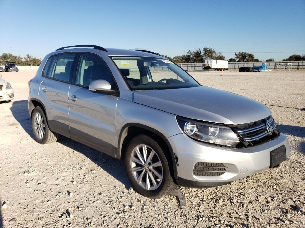 Lot #3029613097 2018 VOLKSWAGEN TIGUAN LIM