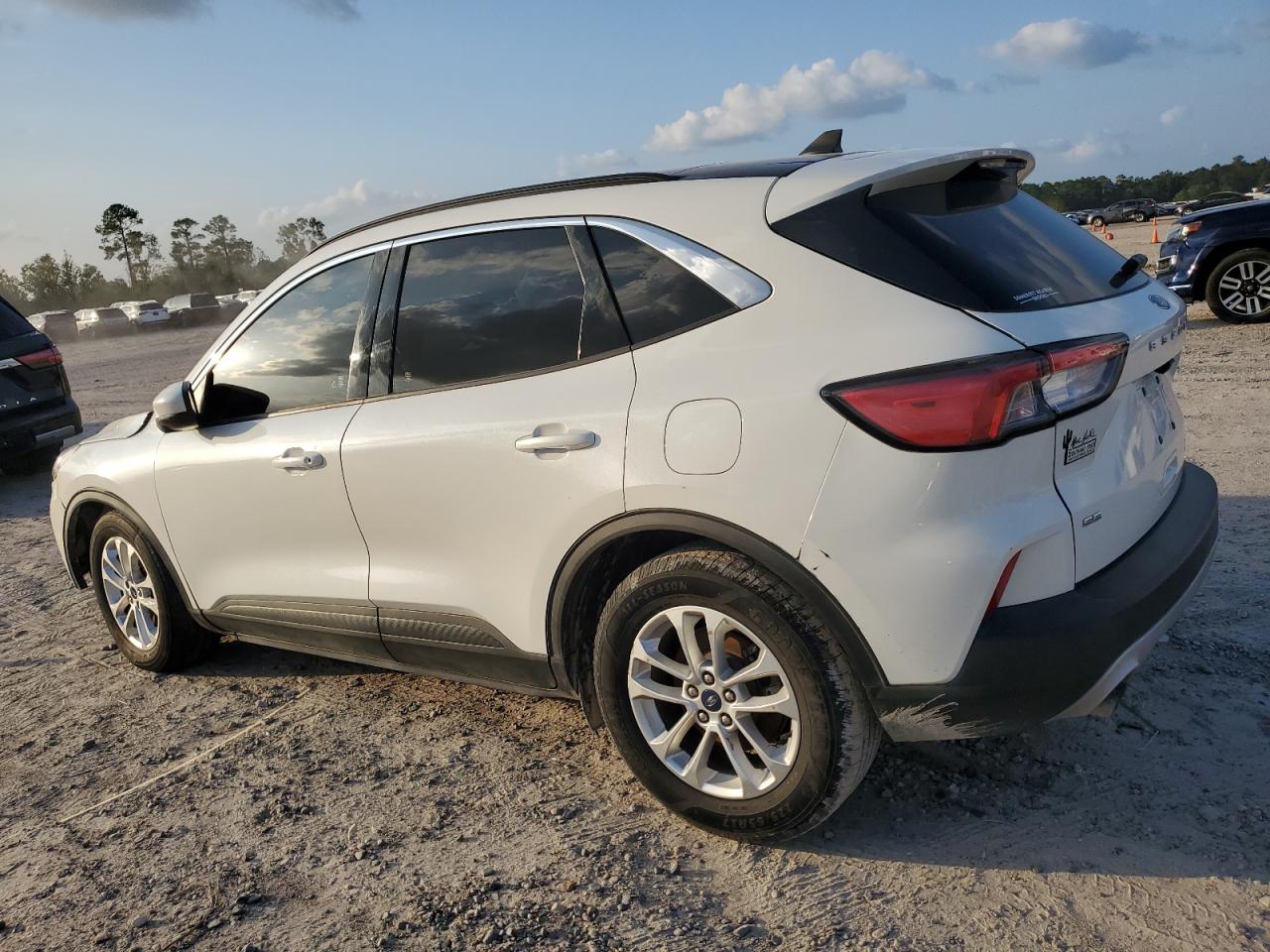 Lot #2976704782 2021 FORD ESCAPE SE