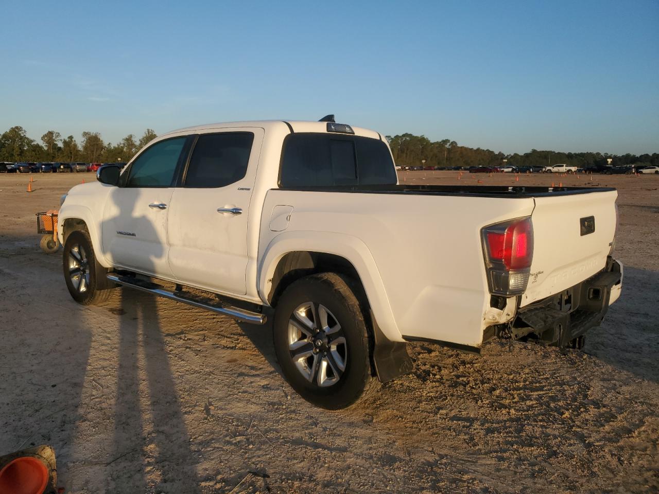 Lot #3020603940 2018 TOYOTA TACOMA DOU