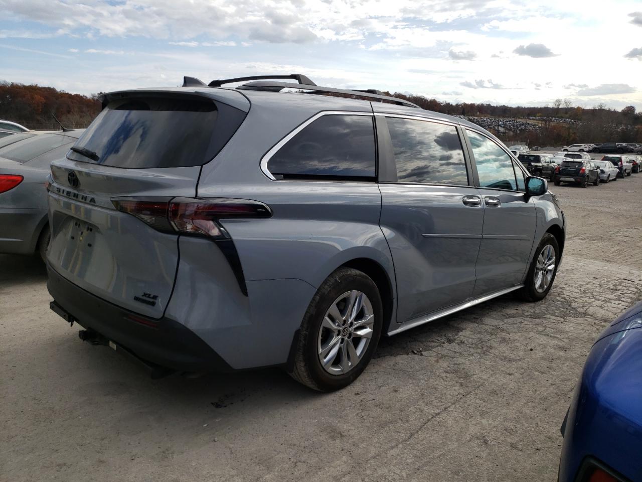 Lot #3045657684 2023 TOYOTA SIENNA XSE