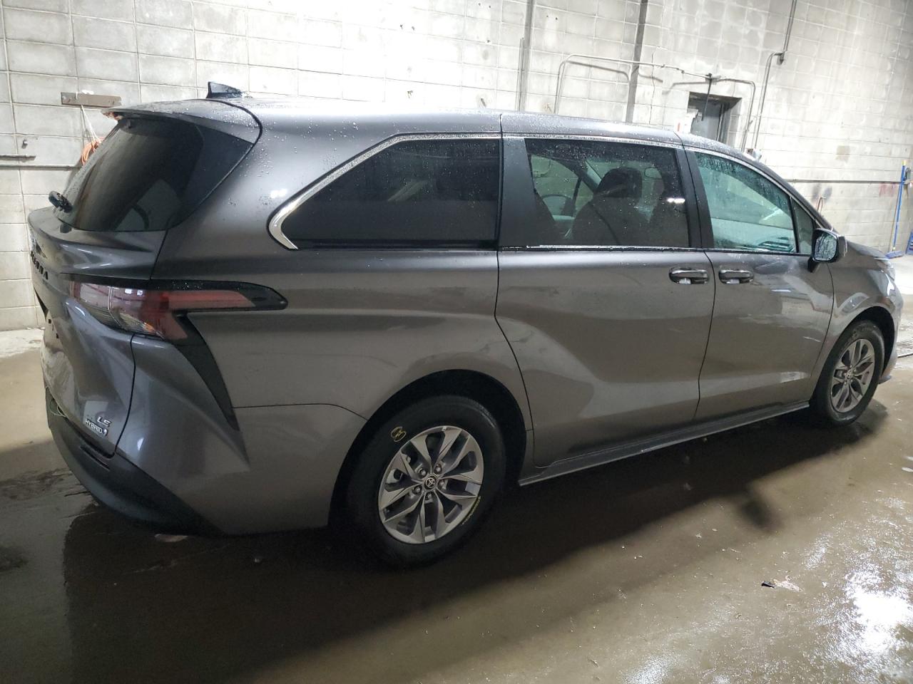 Lot #2994108338 2024 TOYOTA SIENNA LE