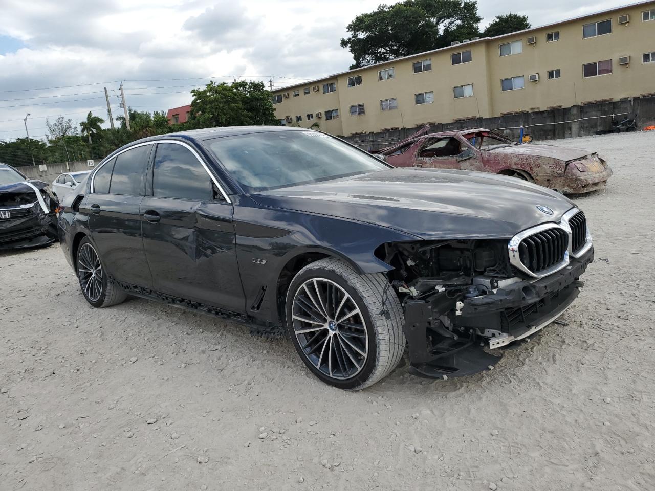 Lot #2981365656 2022 BMW 530E