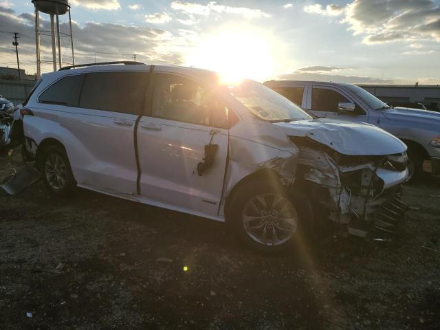 2021 TOYOTA SIENNA XLE - 5TDYSKFCXMS026652